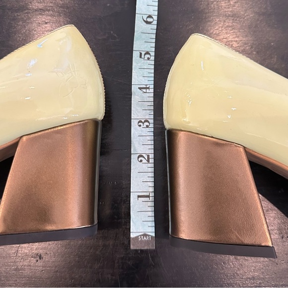 Fluevog Tasty Vogs Lucienne Discontinued Two-Tone Mod Pump - Picture 4 of 11